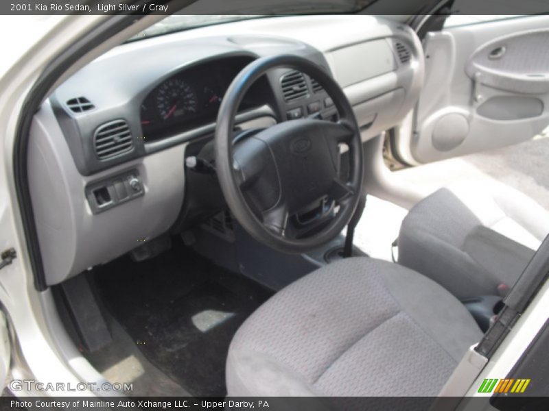Light Silver / Gray 2001 Kia Rio Sedan