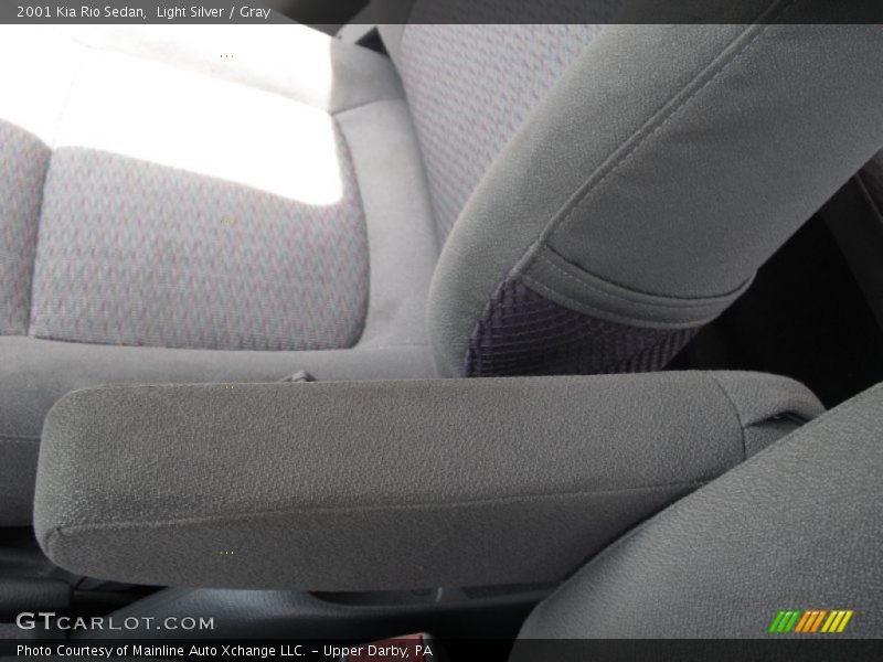 Light Silver / Gray 2001 Kia Rio Sedan