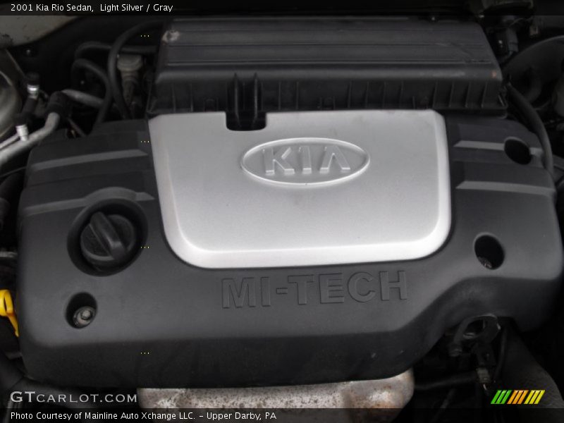 Light Silver / Gray 2001 Kia Rio Sedan