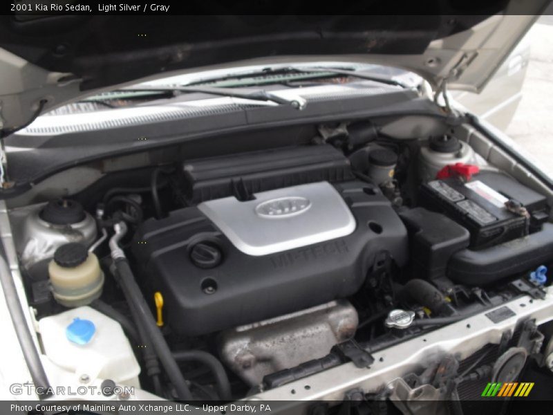 Light Silver / Gray 2001 Kia Rio Sedan