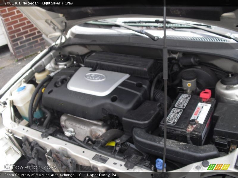 Light Silver / Gray 2001 Kia Rio Sedan