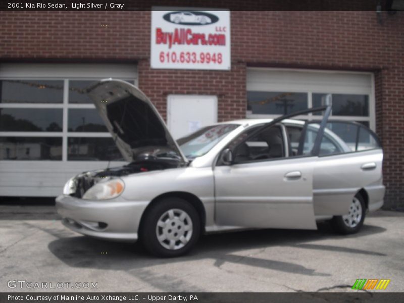Light Silver / Gray 2001 Kia Rio Sedan