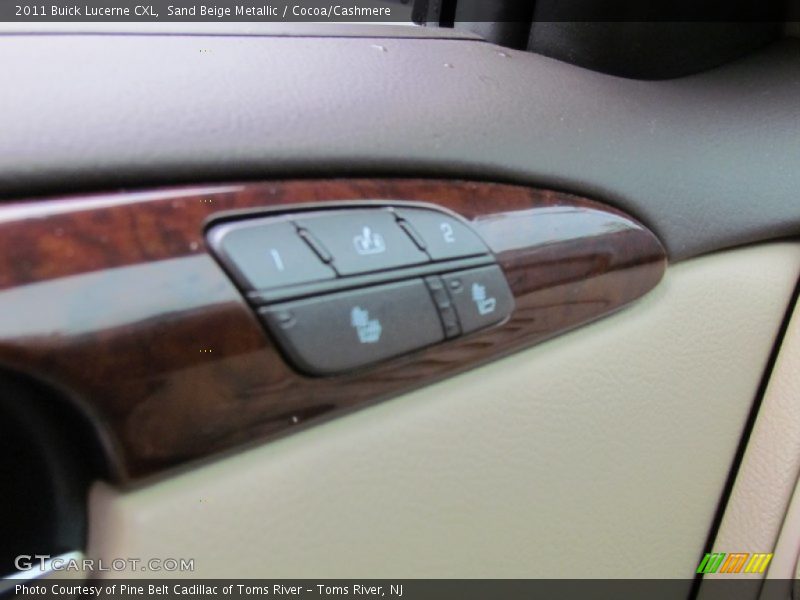 Sand Beige Metallic / Cocoa/Cashmere 2011 Buick Lucerne CXL