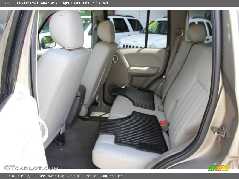 Light Khaki Metallic / Khaki 2005 Jeep Liberty Limited 4x4