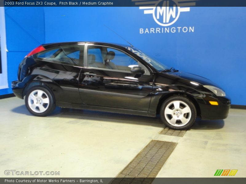 Pitch Black / Medium Graphite 2003 Ford Focus ZX3 Coupe