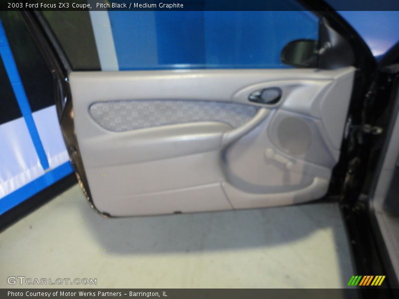 Pitch Black / Medium Graphite 2003 Ford Focus ZX3 Coupe