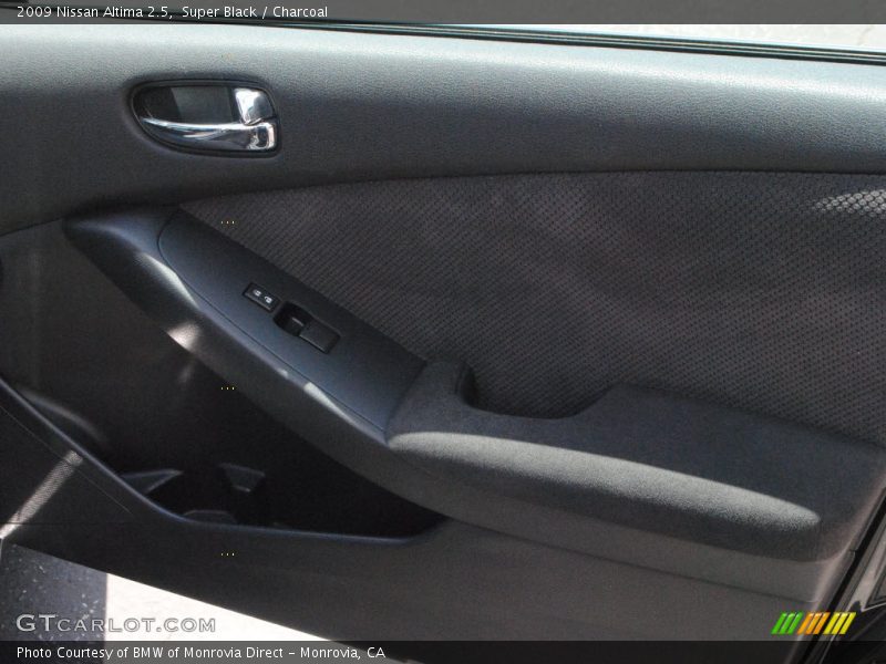 Super Black / Charcoal 2009 Nissan Altima 2.5