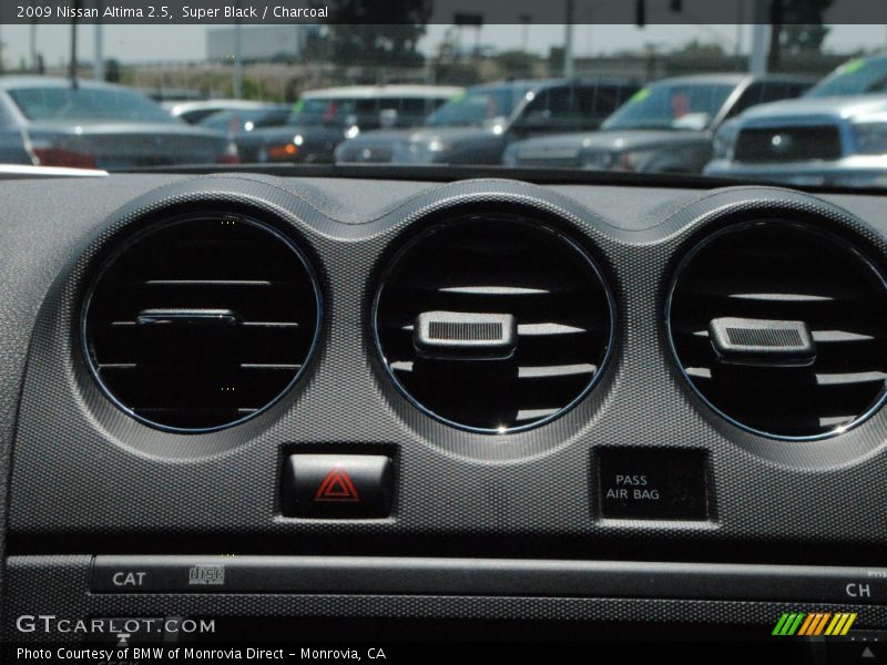 Super Black / Charcoal 2009 Nissan Altima 2.5
