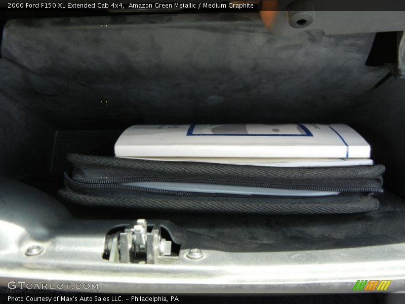 Amazon Green Metallic / Medium Graphite 2000 Ford F150 XL Extended Cab 4x4