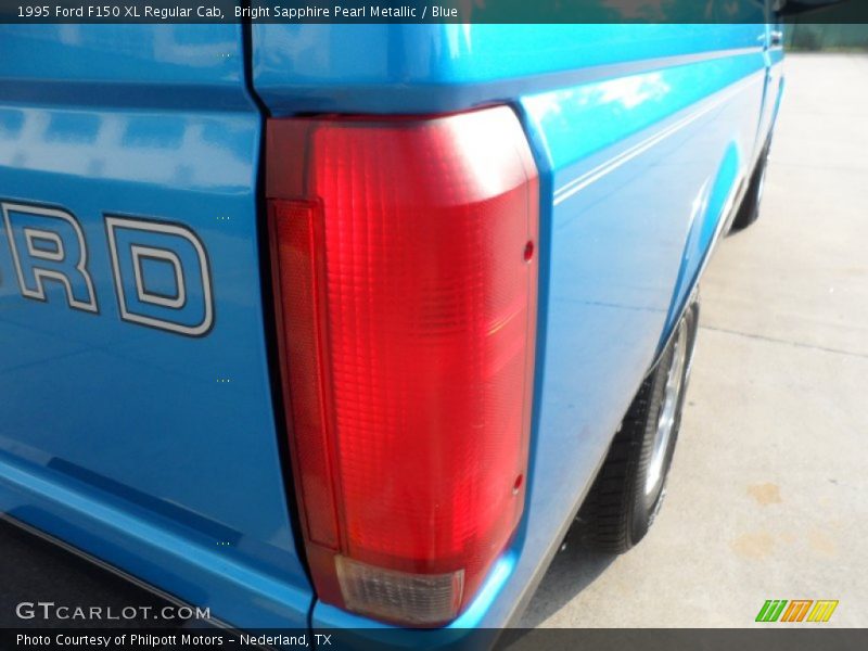 Bright Sapphire Pearl Metallic / Blue 1995 Ford F150 XL Regular Cab