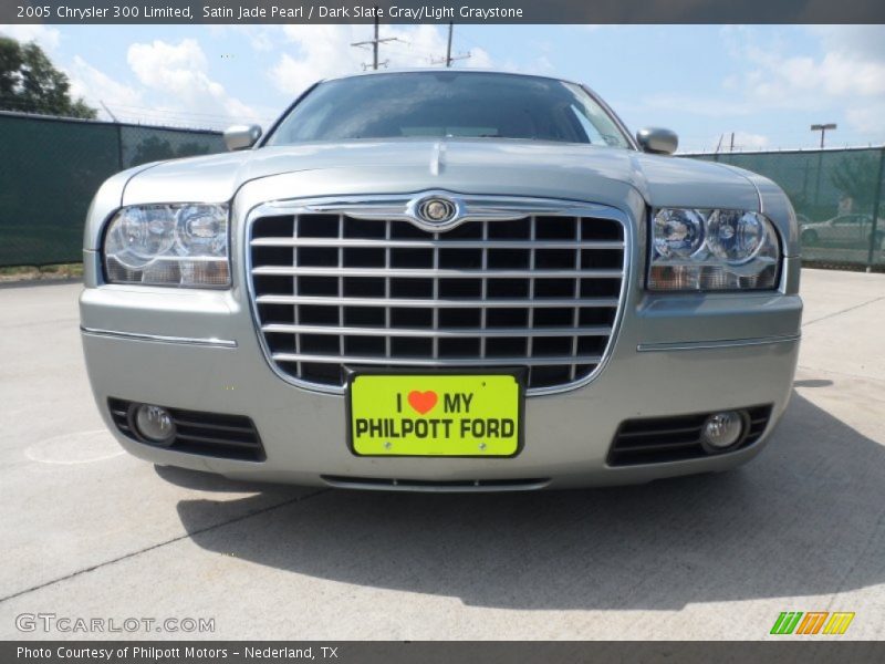 Satin Jade Pearl / Dark Slate Gray/Light Graystone 2005 Chrysler 300 Limited