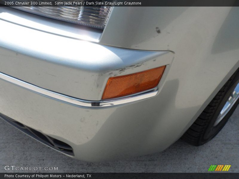 Satin Jade Pearl / Dark Slate Gray/Light Graystone 2005 Chrysler 300 Limited
