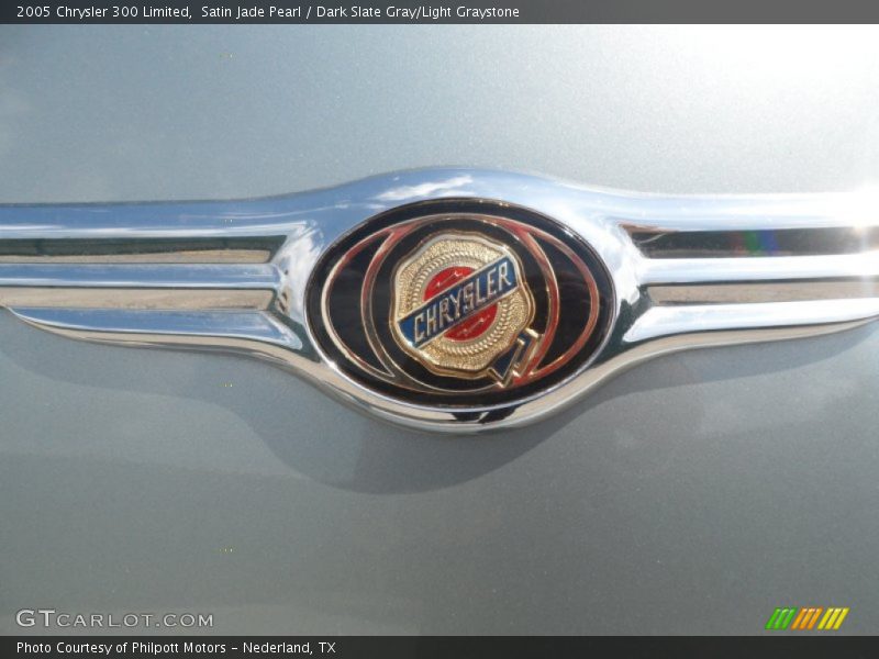 Satin Jade Pearl / Dark Slate Gray/Light Graystone 2005 Chrysler 300 Limited