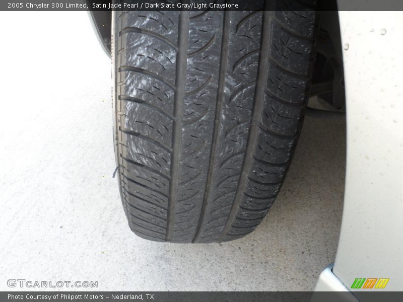Satin Jade Pearl / Dark Slate Gray/Light Graystone 2005 Chrysler 300 Limited