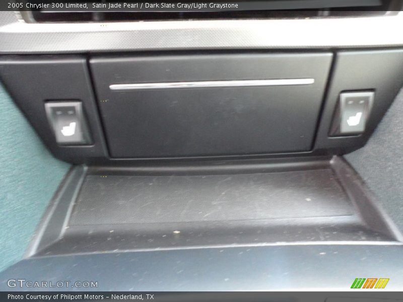 Satin Jade Pearl / Dark Slate Gray/Light Graystone 2005 Chrysler 300 Limited