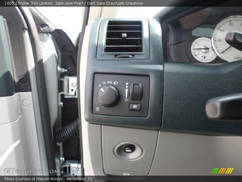 Satin Jade Pearl / Dark Slate Gray/Light Graystone 2005 Chrysler 300 Limited
