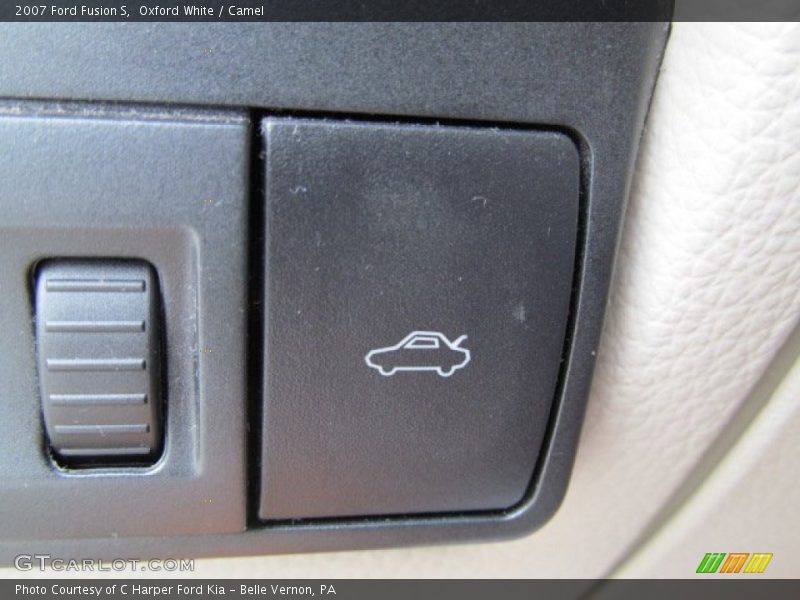 Oxford White / Camel 2007 Ford Fusion S