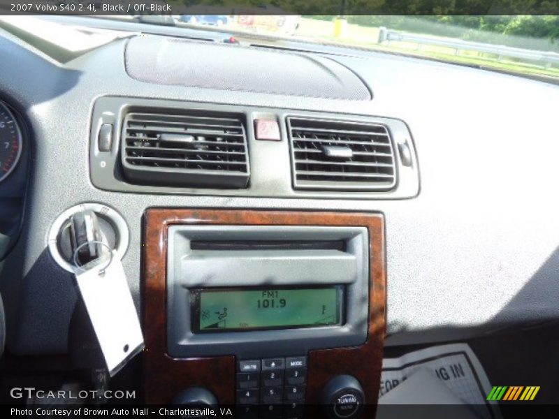 Black / Off-Black 2007 Volvo S40 2.4i