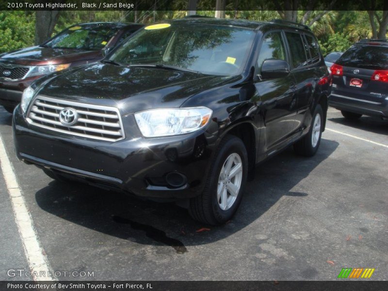 Black / Sand Beige 2010 Toyota Highlander