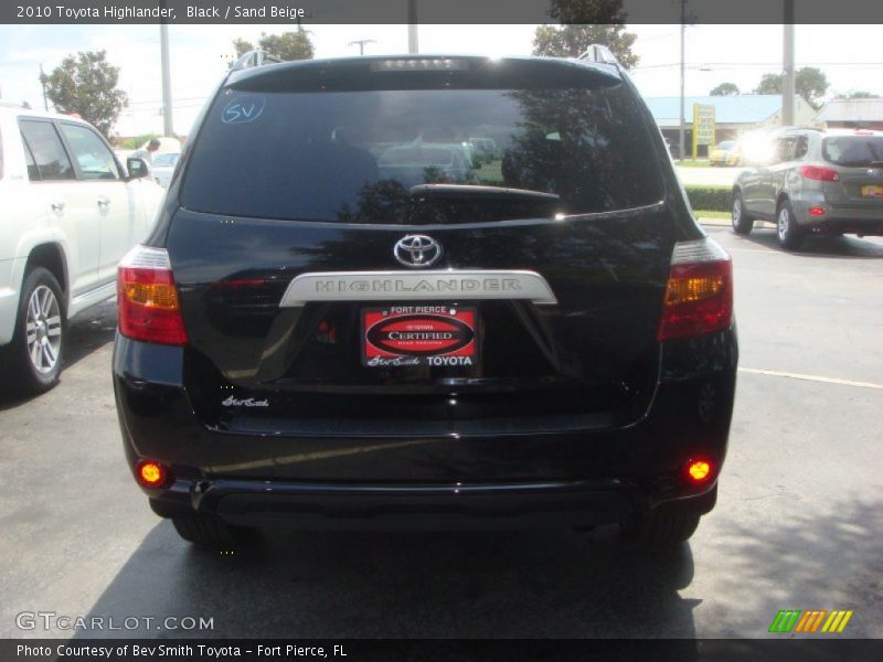 Black / Sand Beige 2010 Toyota Highlander