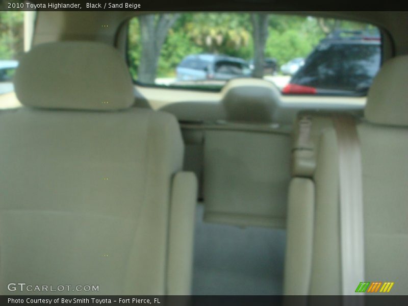 Black / Sand Beige 2010 Toyota Highlander