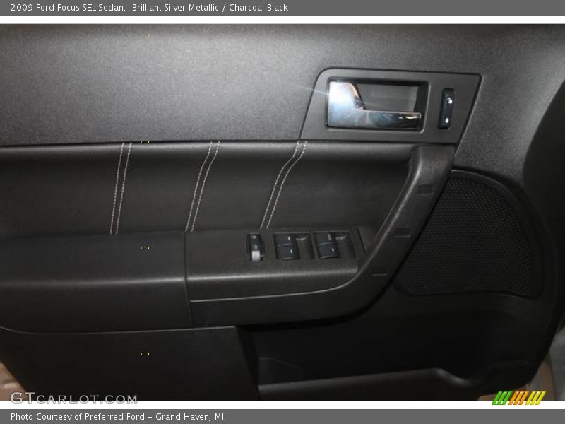 Brilliant Silver Metallic / Charcoal Black 2009 Ford Focus SEL Sedan