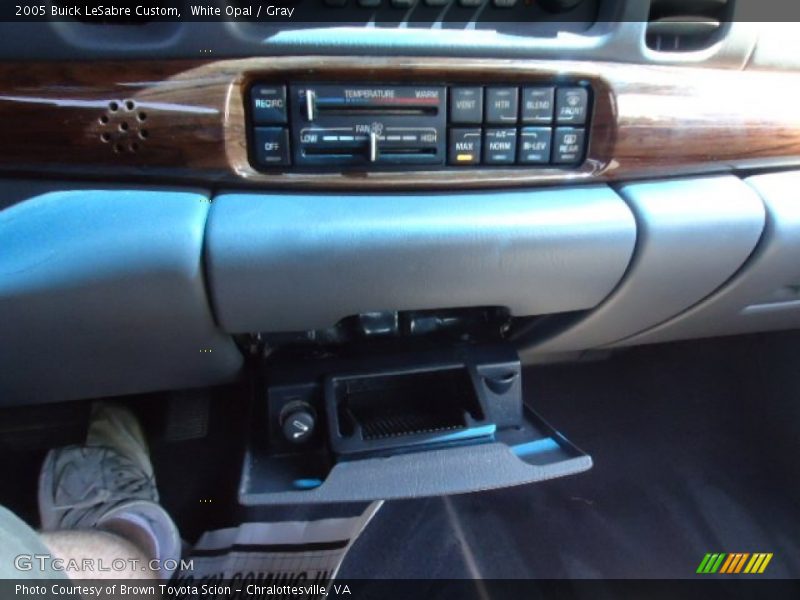 White Opal / Gray 2005 Buick LeSabre Custom