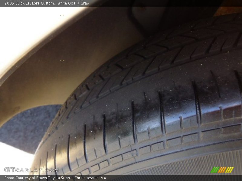 White Opal / Gray 2005 Buick LeSabre Custom