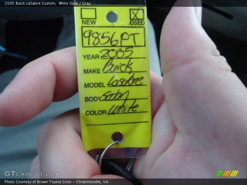 White Opal / Gray 2005 Buick LeSabre Custom