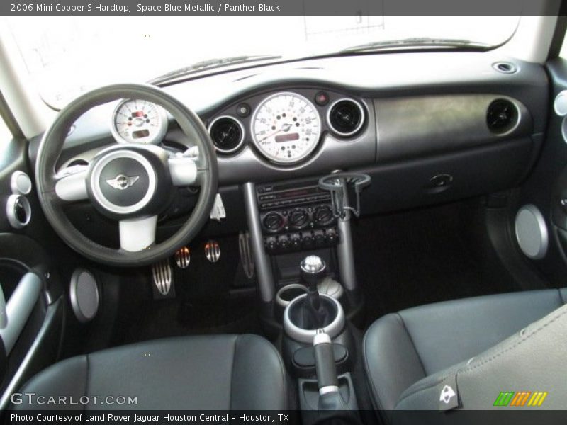 Dashboard of 2006 Cooper S Hardtop