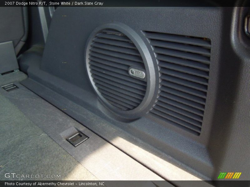 Stone White / Dark Slate Gray 2007 Dodge Nitro R/T