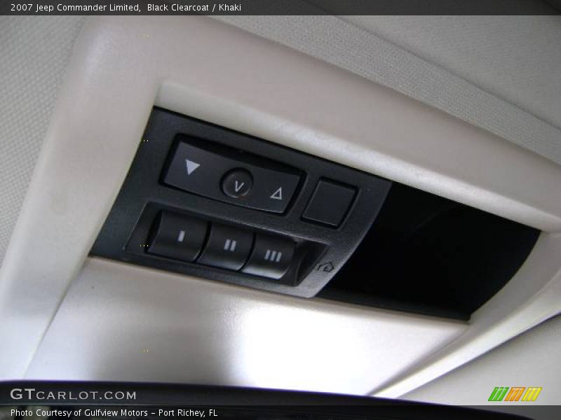Black Clearcoat / Khaki 2007 Jeep Commander Limited