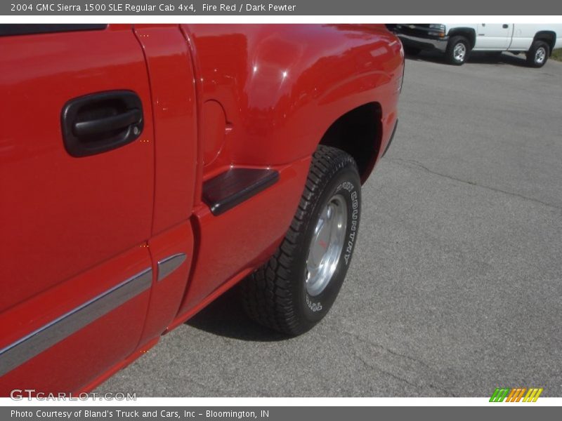 Fire Red / Dark Pewter 2004 GMC Sierra 1500 SLE Regular Cab 4x4