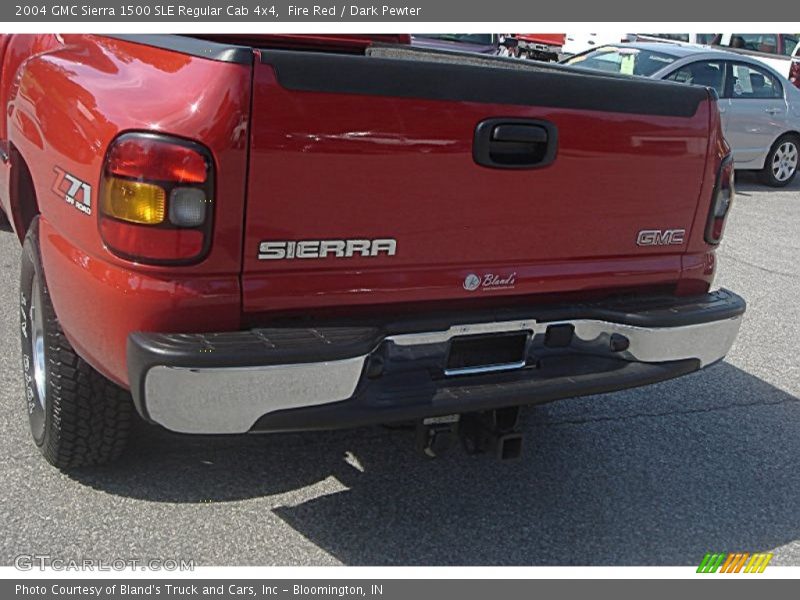 Fire Red / Dark Pewter 2004 GMC Sierra 1500 SLE Regular Cab 4x4