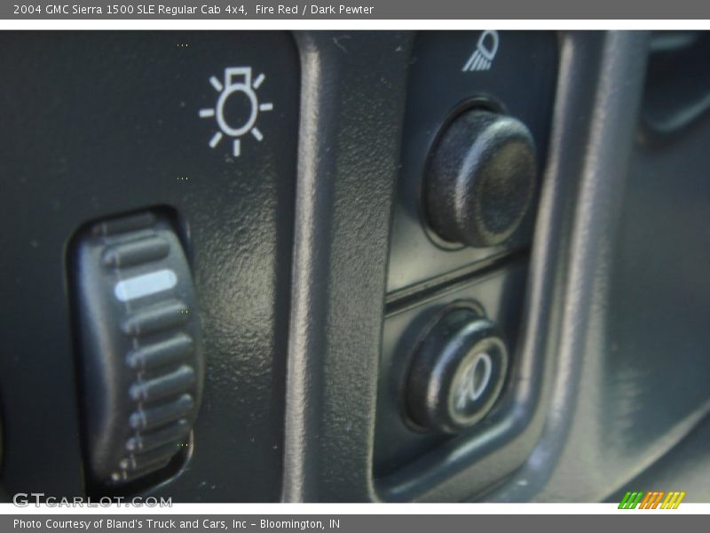 Fire Red / Dark Pewter 2004 GMC Sierra 1500 SLE Regular Cab 4x4
