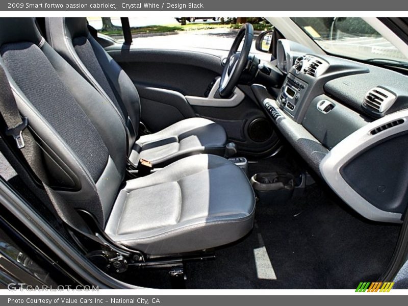 Crystal White / Design Black 2009 Smart fortwo passion cabriolet