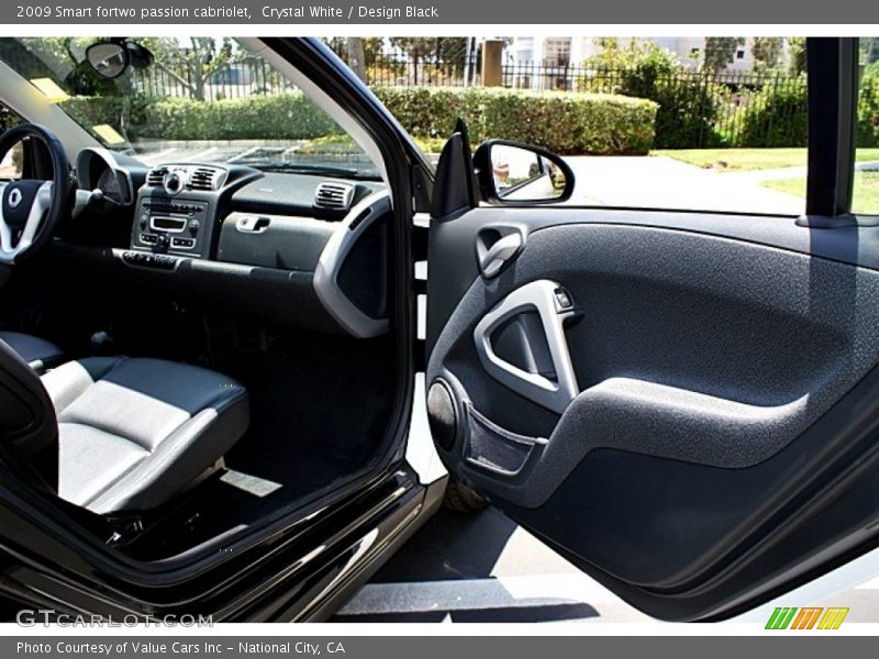 Crystal White / Design Black 2009 Smart fortwo passion cabriolet