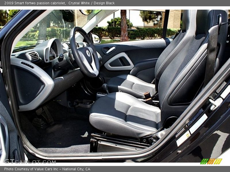 Crystal White / Design Black 2009 Smart fortwo passion cabriolet