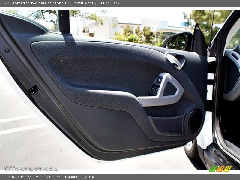 Door Panel of 2009 fortwo passion cabriolet