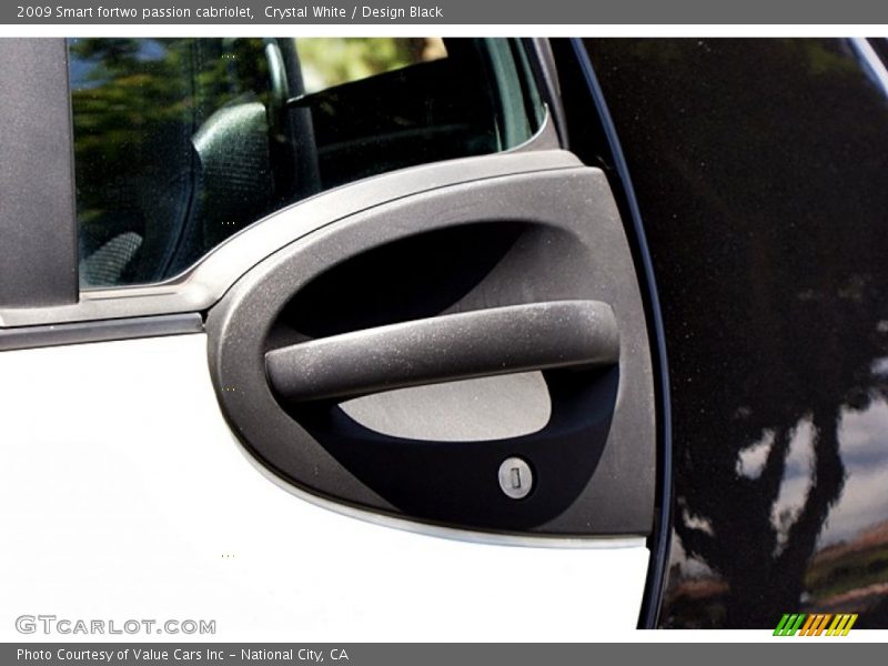 Crystal White / Design Black 2009 Smart fortwo passion cabriolet