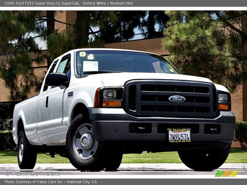 Oxford White / Medium Flint 2006 Ford F250 Super Duty XL SuperCab