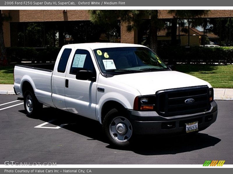 Front 3/4 View of 2006 F250 Super Duty XL SuperCab