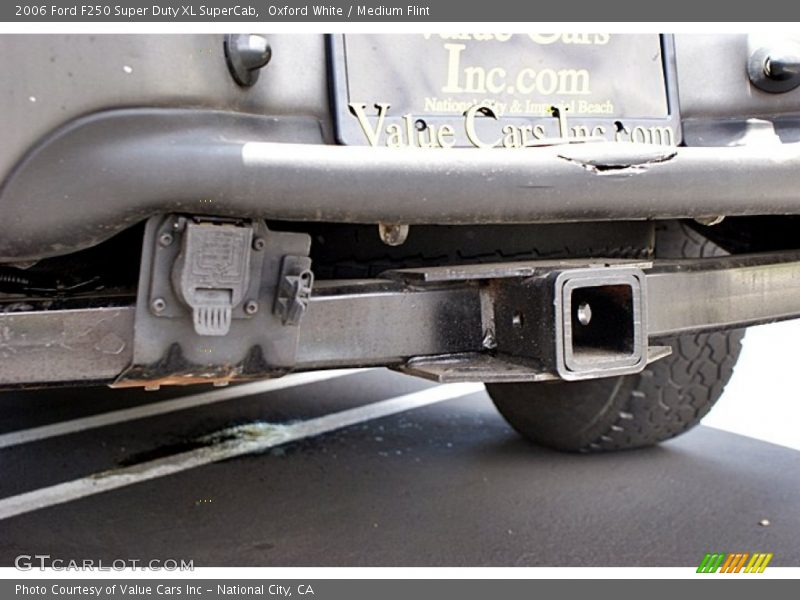 Oxford White / Medium Flint 2006 Ford F250 Super Duty XL SuperCab