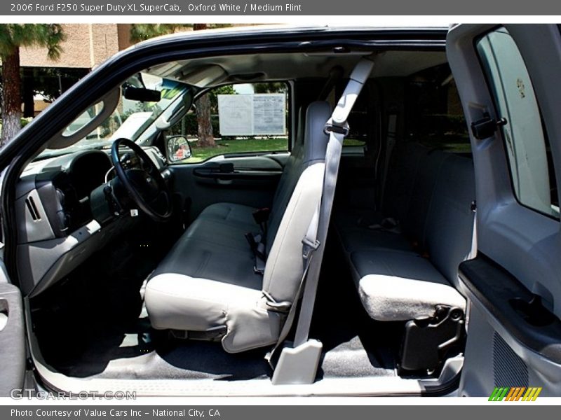 Oxford White / Medium Flint 2006 Ford F250 Super Duty XL SuperCab