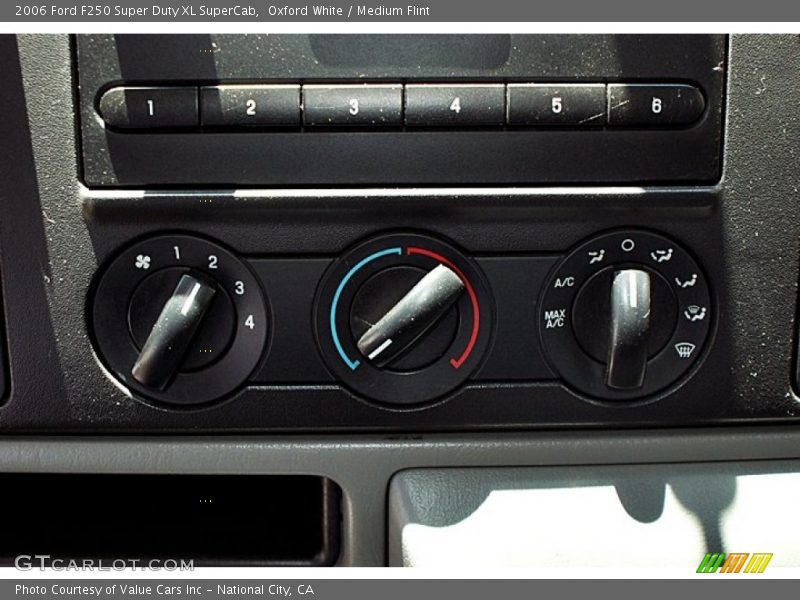 Oxford White / Medium Flint 2006 Ford F250 Super Duty XL SuperCab