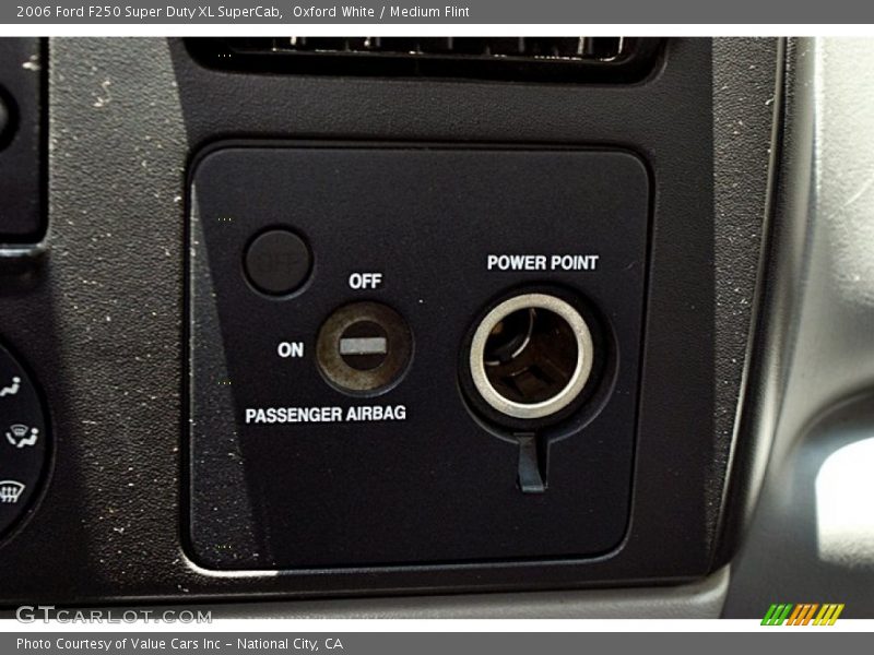 Oxford White / Medium Flint 2006 Ford F250 Super Duty XL SuperCab