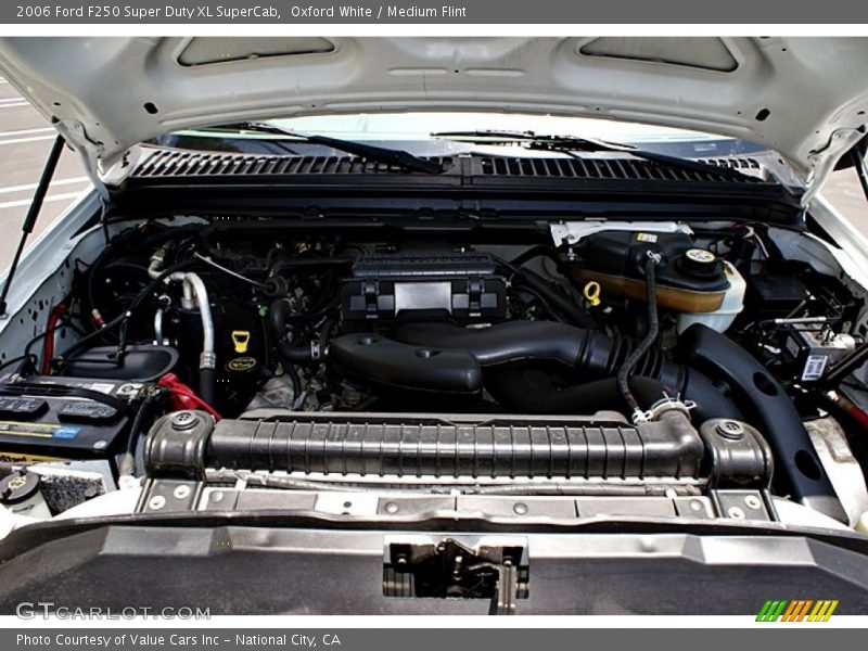 Oxford White / Medium Flint 2006 Ford F250 Super Duty XL SuperCab