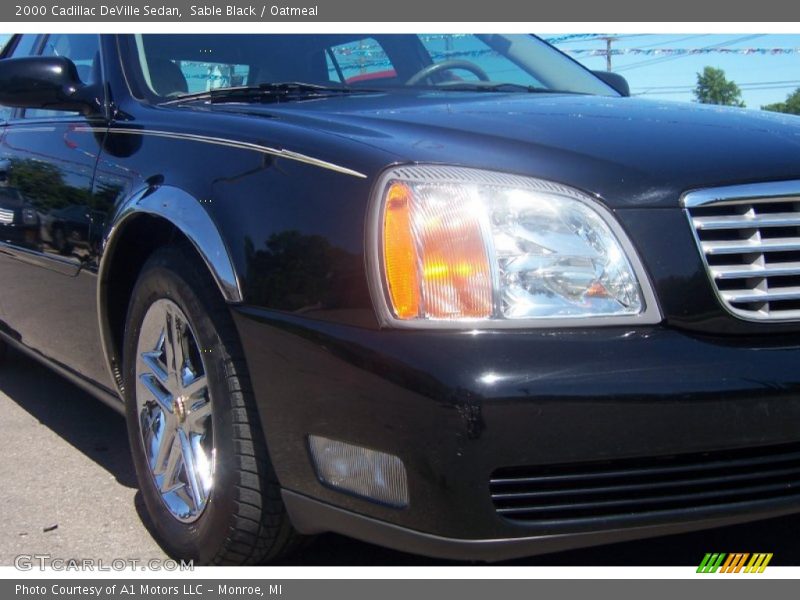 Sable Black / Oatmeal 2000 Cadillac DeVille Sedan