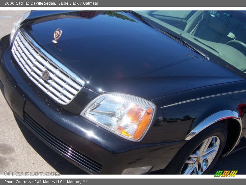 Sable Black / Oatmeal 2000 Cadillac DeVille Sedan
