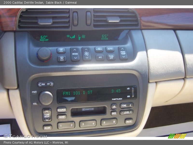 Sable Black / Oatmeal 2000 Cadillac DeVille Sedan